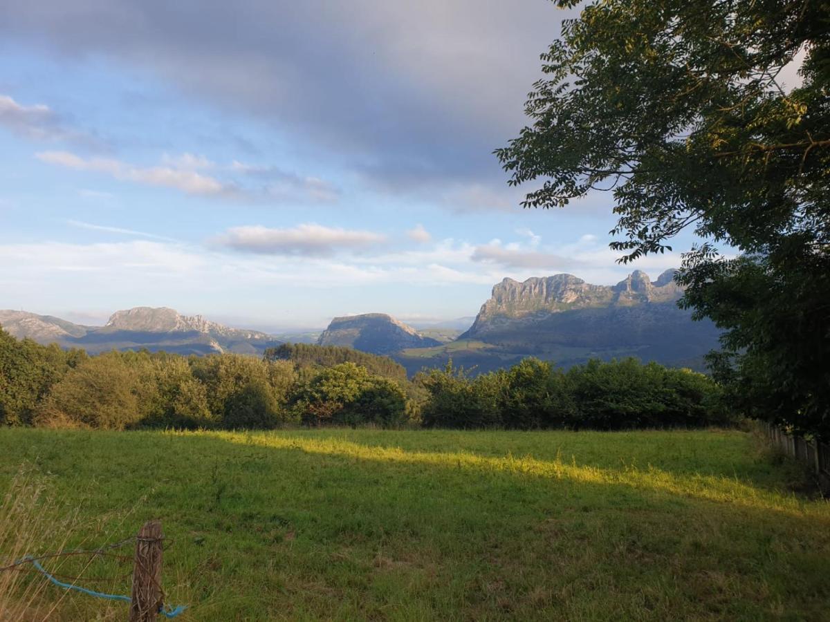 Vila Casamentera Mentera Barruelo Exteriér fotografie